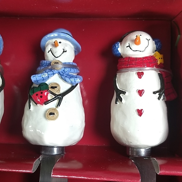 NWT St Nicholas Square "Button Up" 4 spreader set - Picture 5 of 13